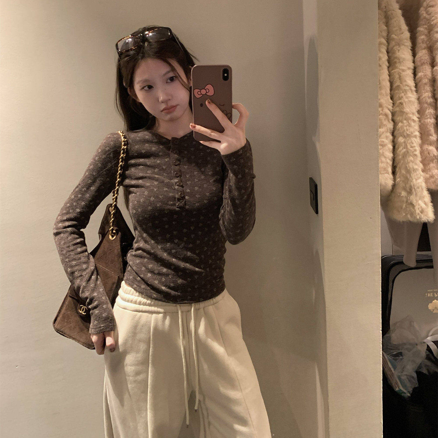 钮扣碎花长袖T恤女秋小个子短款修身内搭半开领打底衫上衣设计感