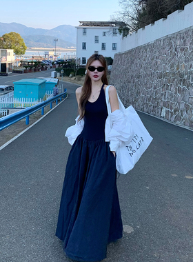 YILANN2026新款女春夏藏青色韩版大摆吊带连衣裙韩系修身收腰长裙