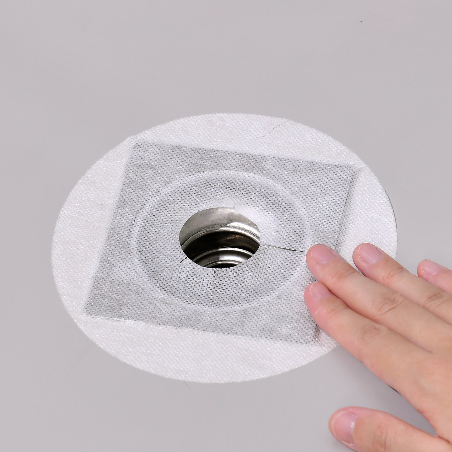 内圈有切口地漏贴，适配多种口径