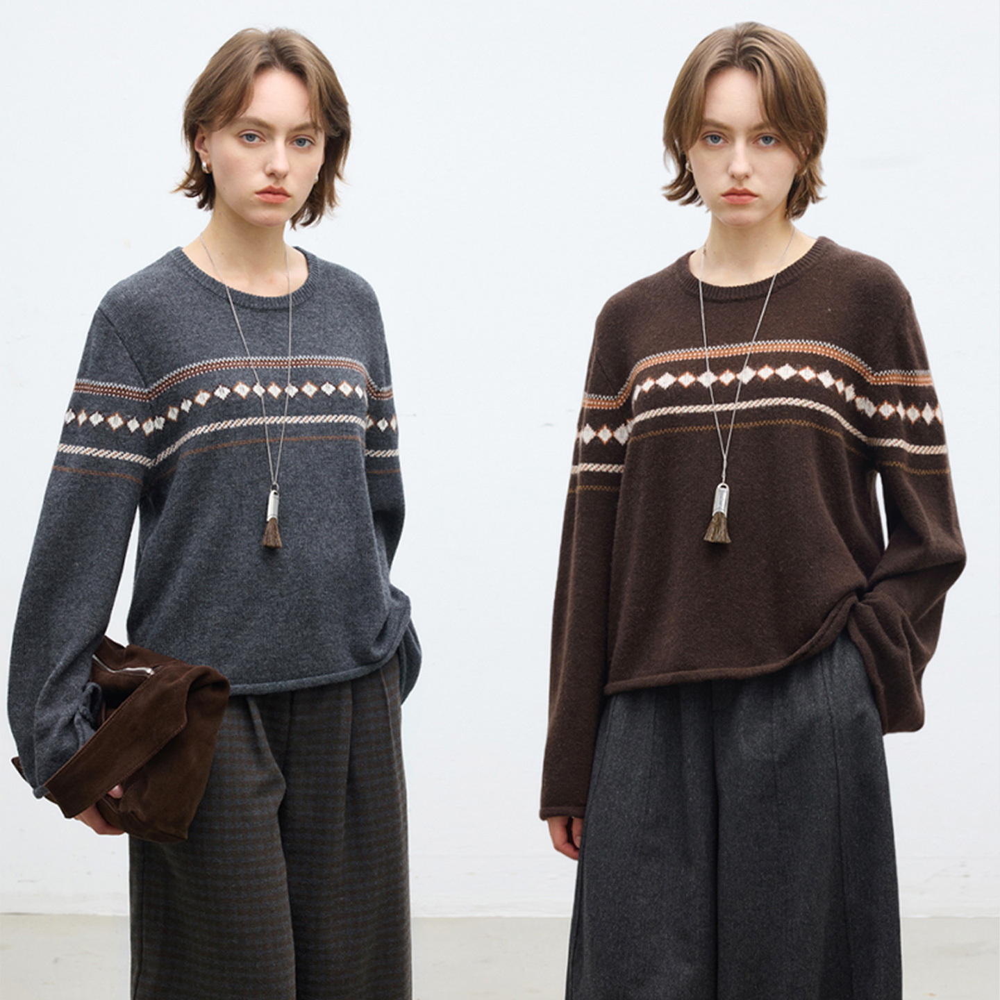 短宽版型+宽口喇叭袖羊毛毛衣