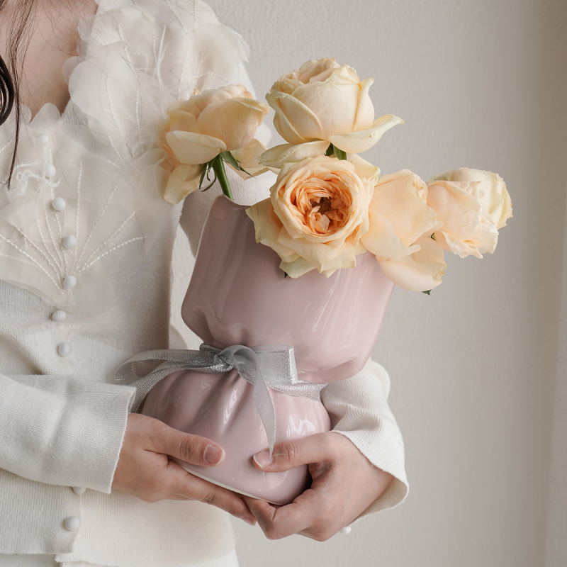 米奇红色花瓶高级感客厅桌面摆件插花陶瓷花朵造型新婚摆件艺术感