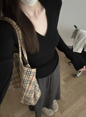 黑色V领德绒正肩长袖t恤女春秋冬2025新款修身显瘦内搭打底衫上衣