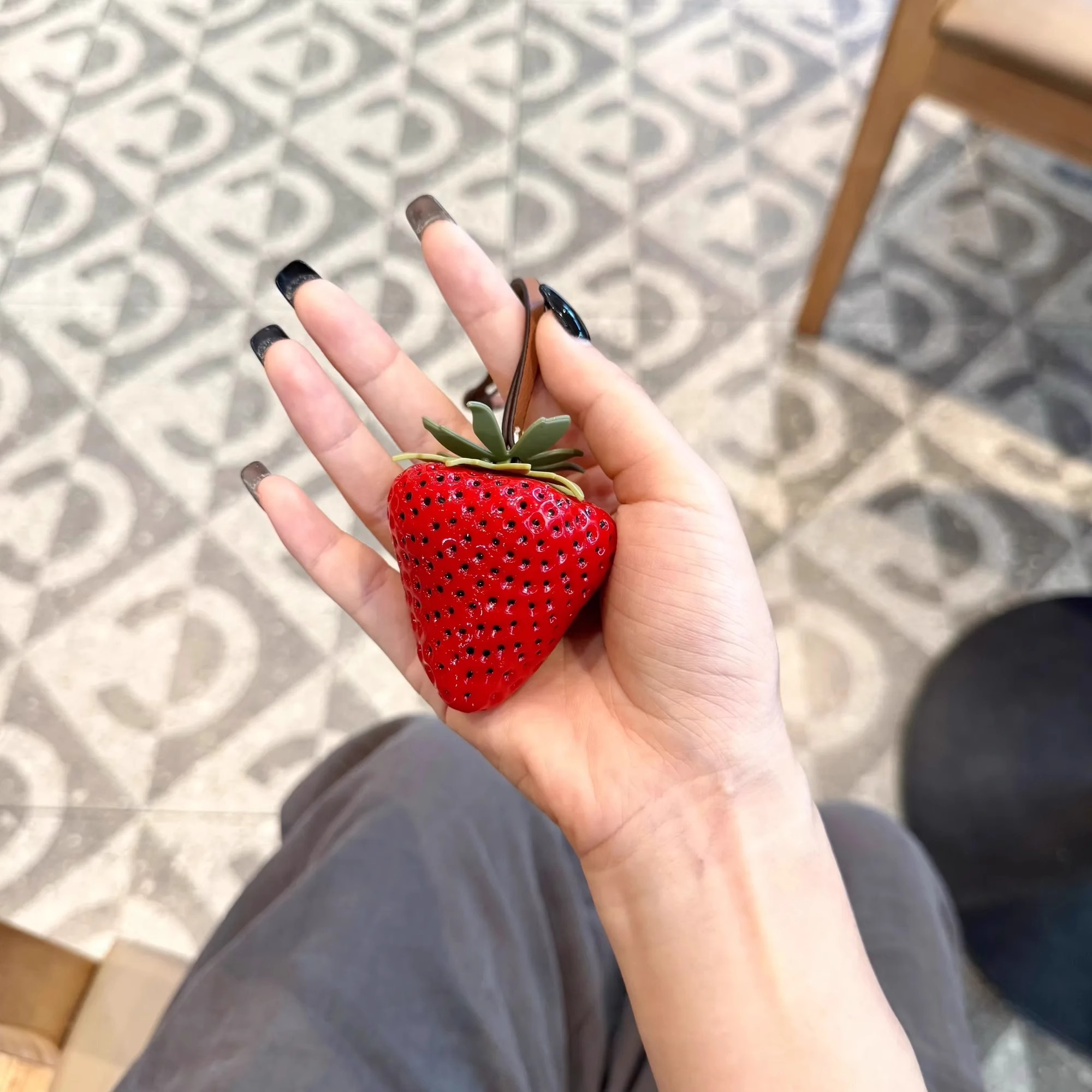 小红书同款 新款水果树脂草莓挂件/包搭子 香甜草莓可爱挂饰