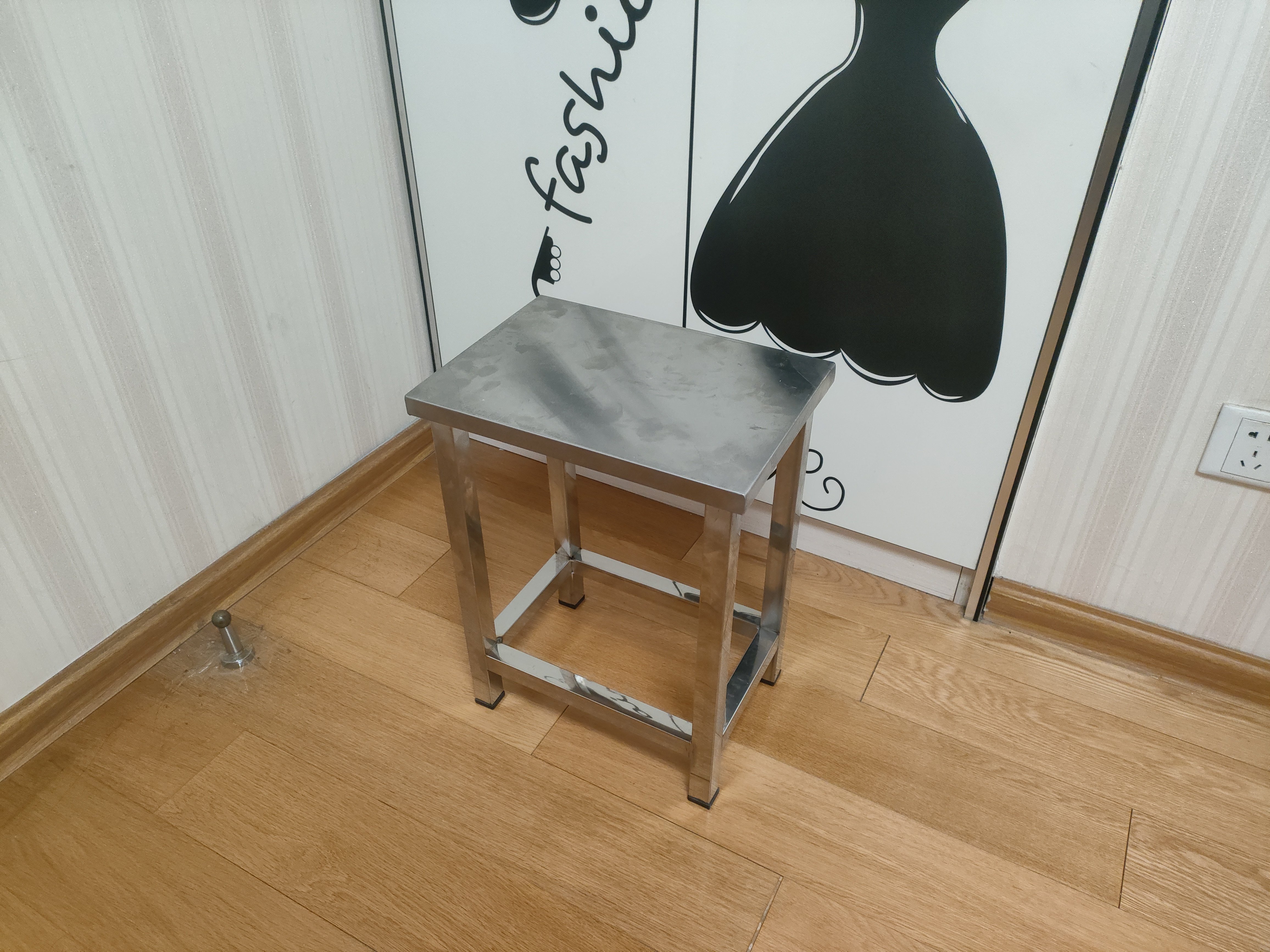 不锈钢凳子方凳304凳子实验室学校餐椅凳打针凳医院车间无尘凳子