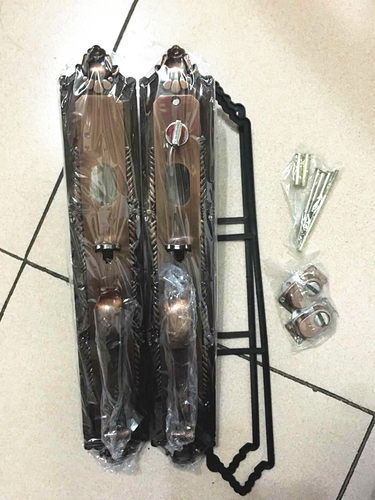 按压式铝合金配件左右通用门把手