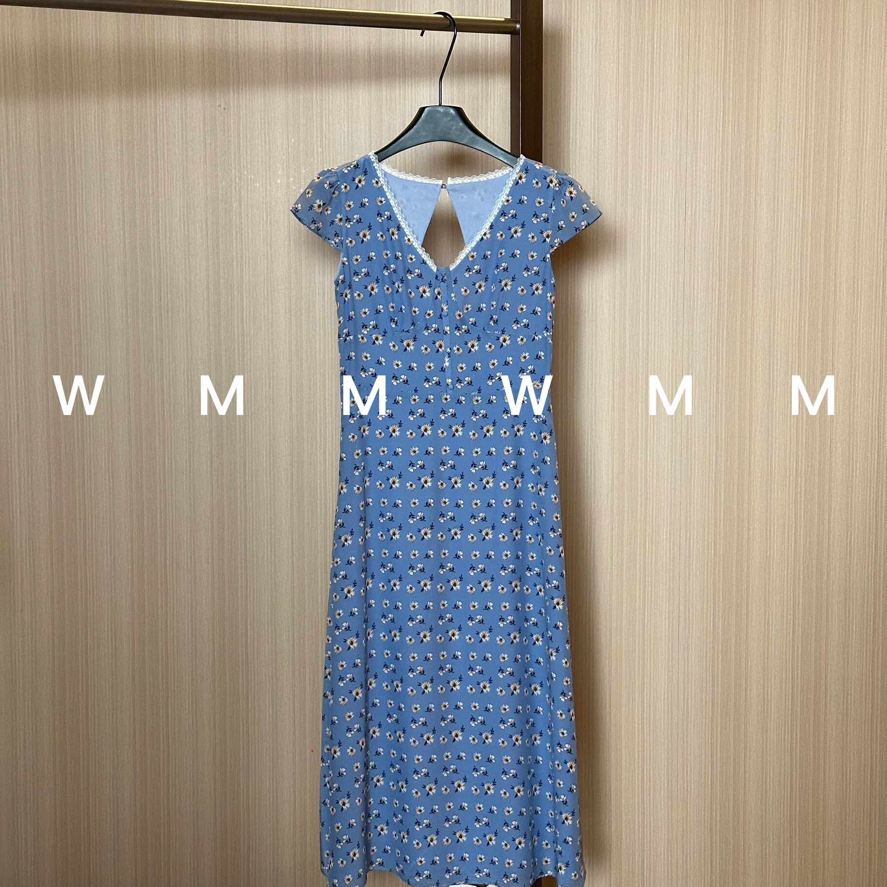WMM碎花桑蚕丝V领连衣裙女新款休闲百搭韩版时尚气质收腰显瘦裙子