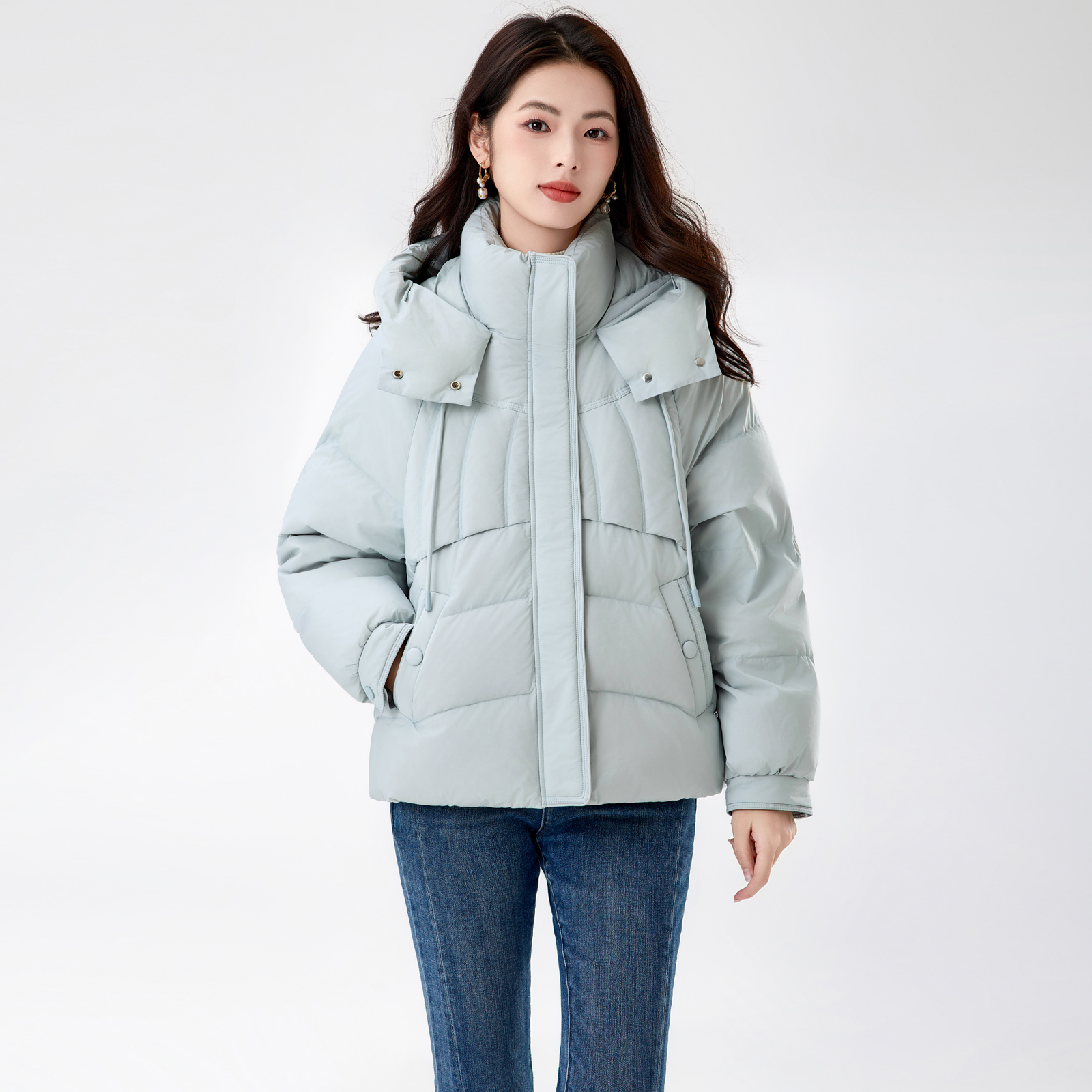 迪奥25冬季新款时尚连帽羽绒服女