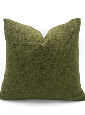 『一羊』高端军绿色羊羔绒抱枕墨绿样板间客厅沙发毛绒方枕腰枕套