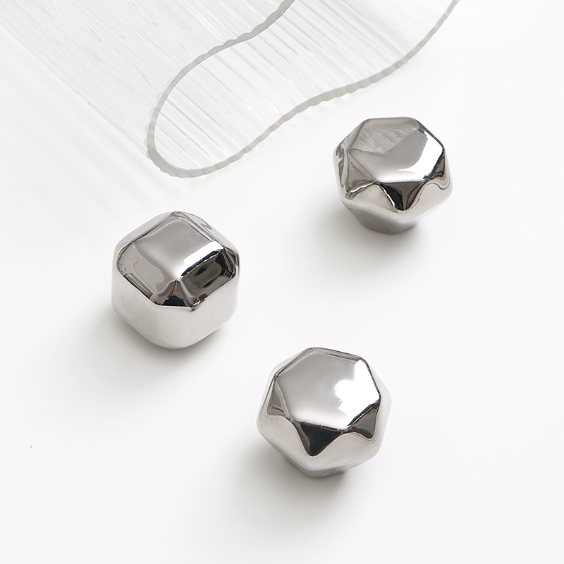 轻奢派银色衣柜门钻石小拉手单孔