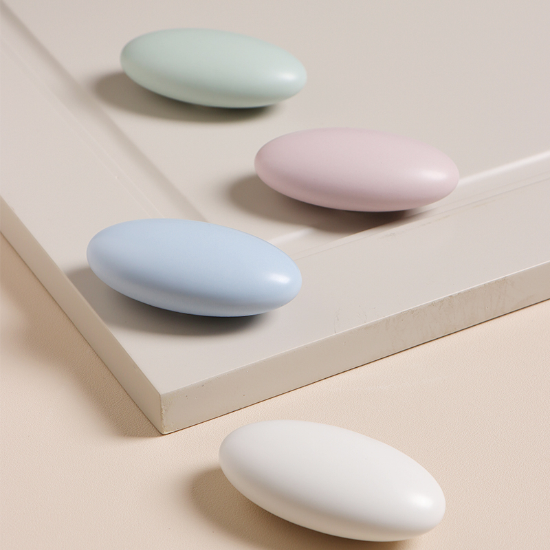 轻奢派鹅卵石糖果色儿童衣柜拉手