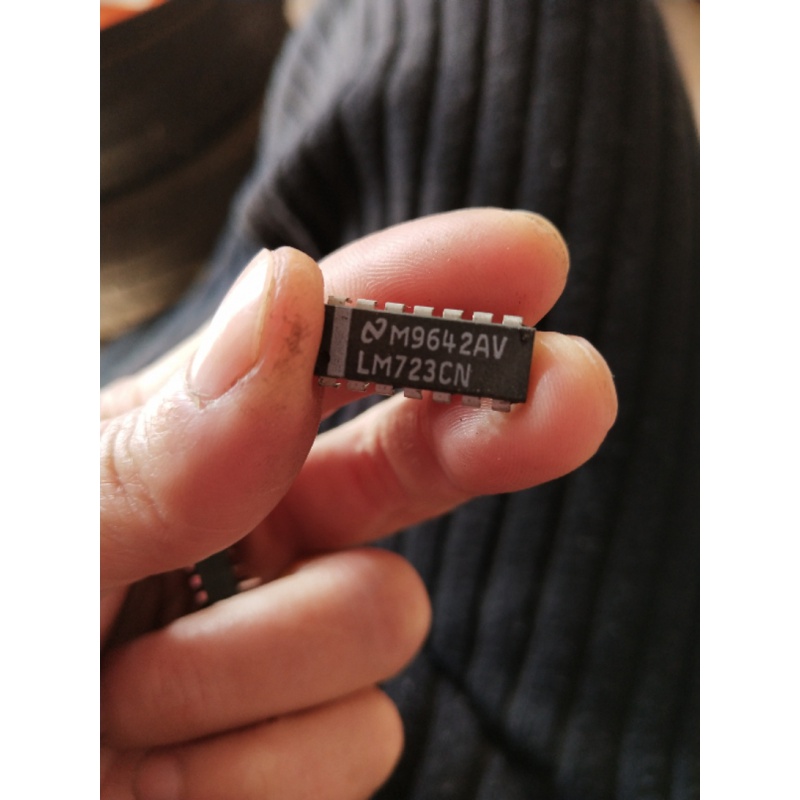 LM723CN 插件14脚 LM723 DIP14