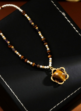 天然虎眼石花朵吊坠金属串珠项链女美拉德秋冬高级感毛衣链锁骨链