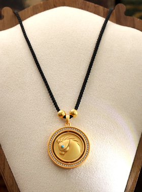 新中式长款古法沙金马年钱币项链轻奢气质雕花吊坠百搭复古毛衣链