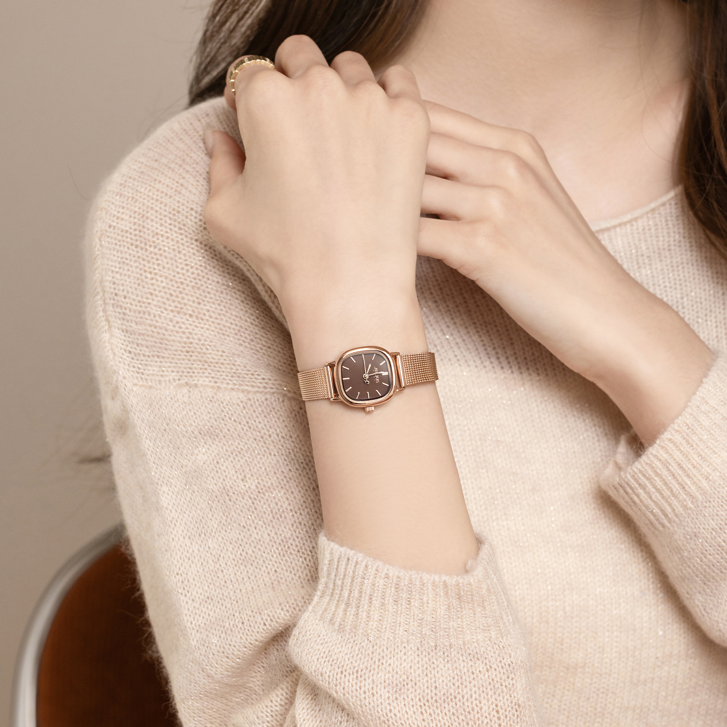 【聚利时】女士小方表手表