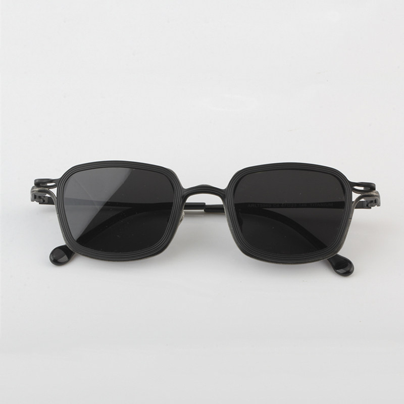 男女圆框是纯钛复古潮流