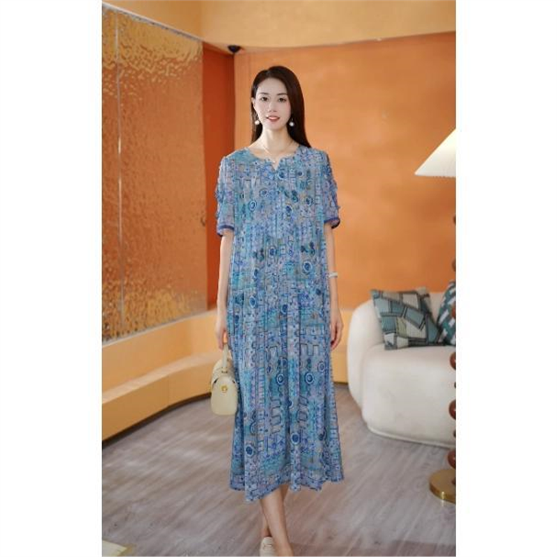 连衣裙2025新款今年流行爆款女士妈妈装法式洋气遮肉显瘦优雅裙子
