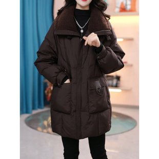 平湖羽绒服女冬季2026新款九江品牌今年流行爆款时尚洋气妈妈外套