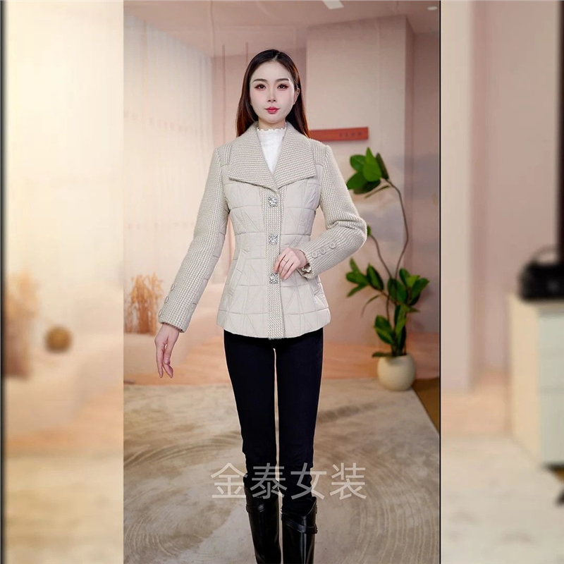 2025新款今年流行爆款高贵加棉外套修身洋气显档次女秋冬季外套