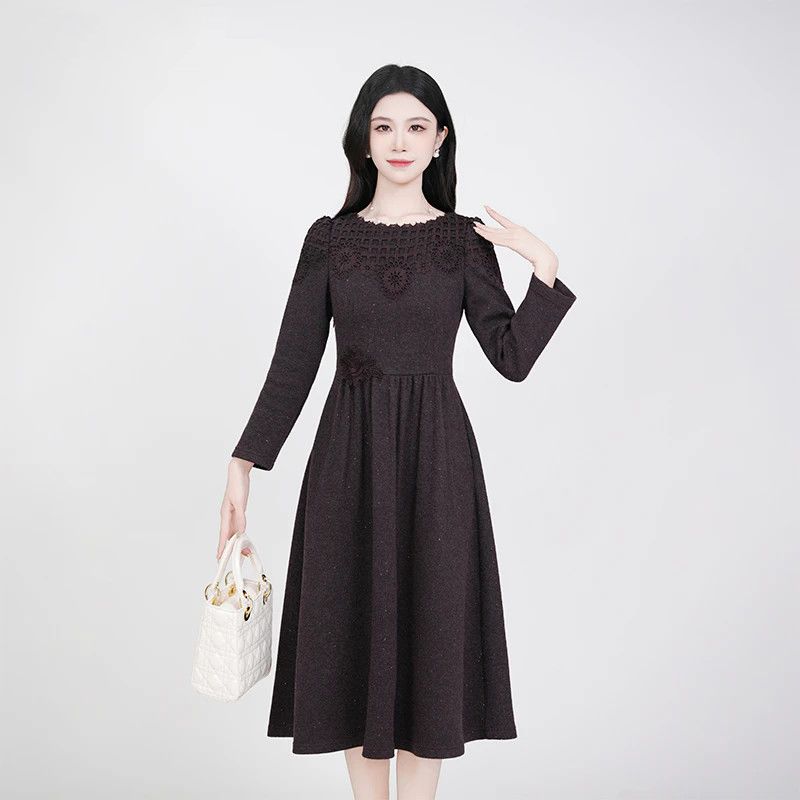 连衣裙2025新款今年流行爆款中年女妈妈时尚穿搭气质显瘦轻奢长袖