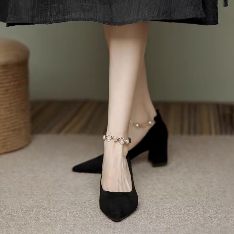 单鞋浅口尖头气质珍珠