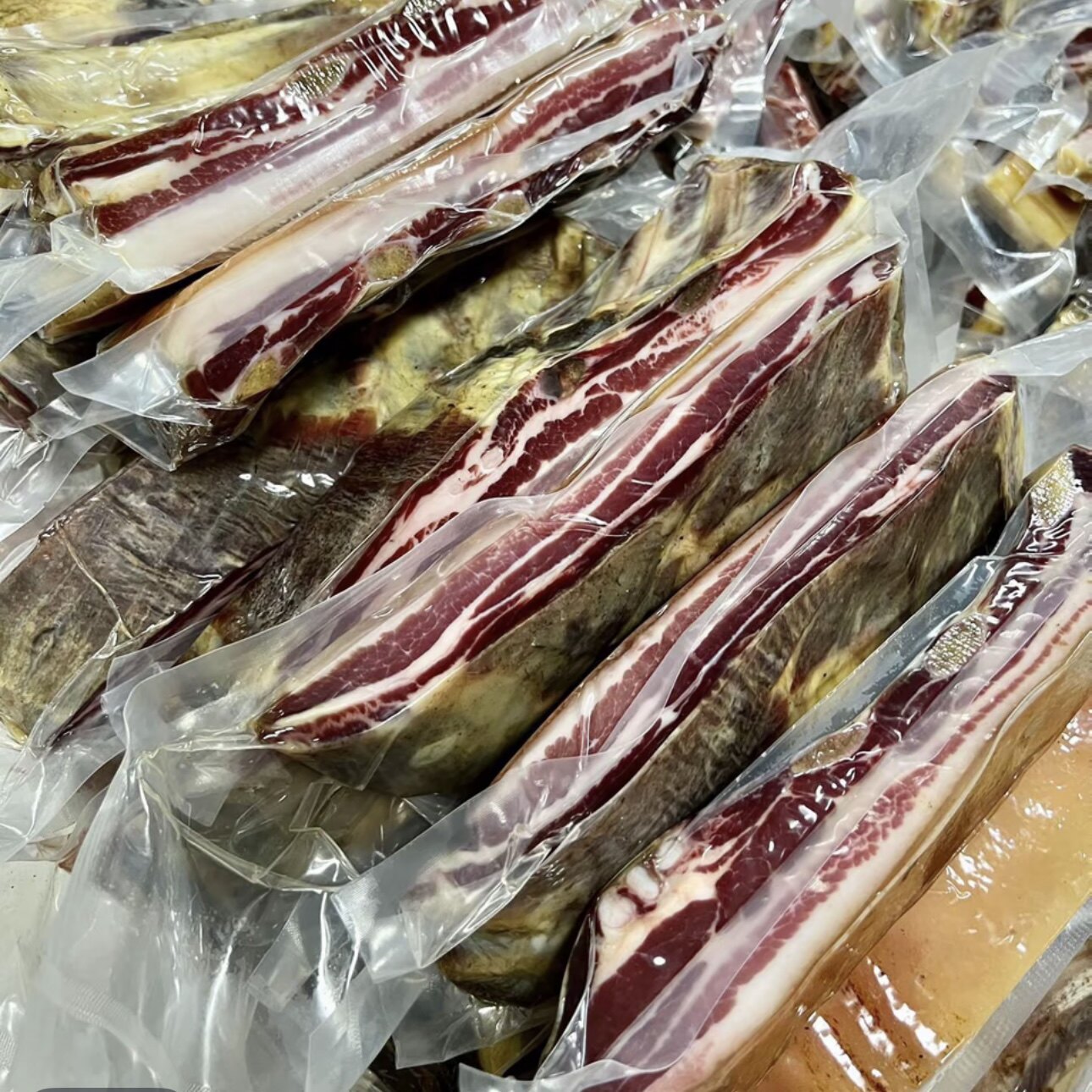 正宗腊肉三线舌尖上的美食景东农家三线三线肥廋相间风干腊肉真空
