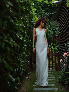 原创亚麻连衣裙斜裁修身连衣长裙法式欧美极简收腰圆领背心连衣裙