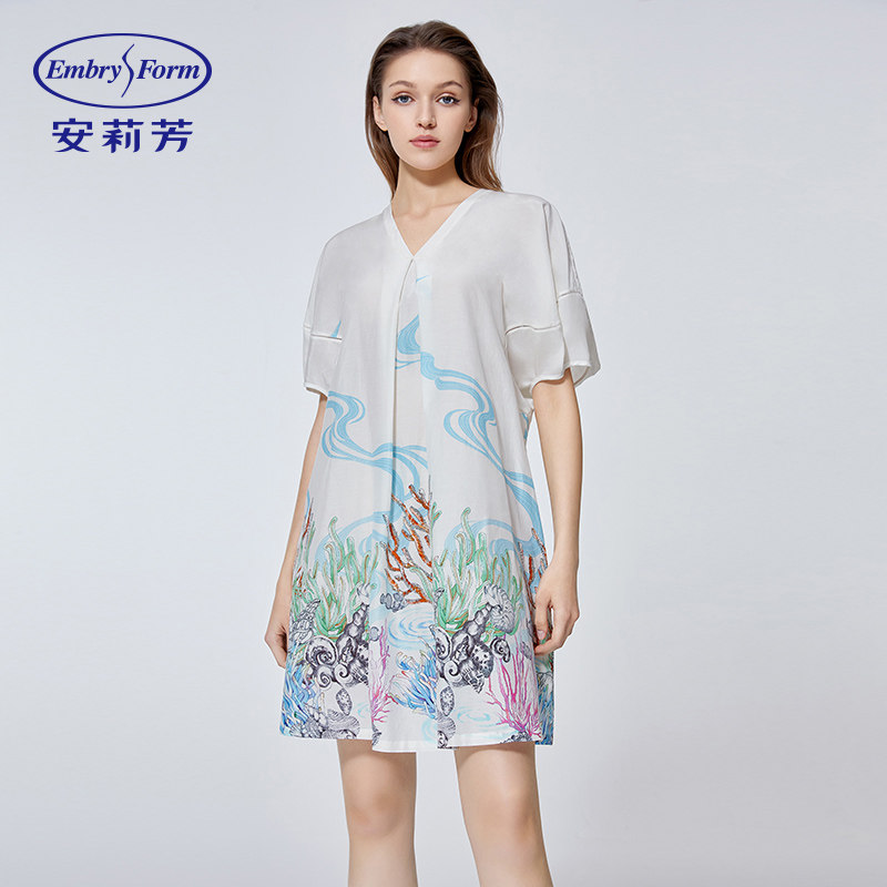 安莉芳女士夏季新品薄款v领凉感家居服可外穿性感印花睡裙EL00553
