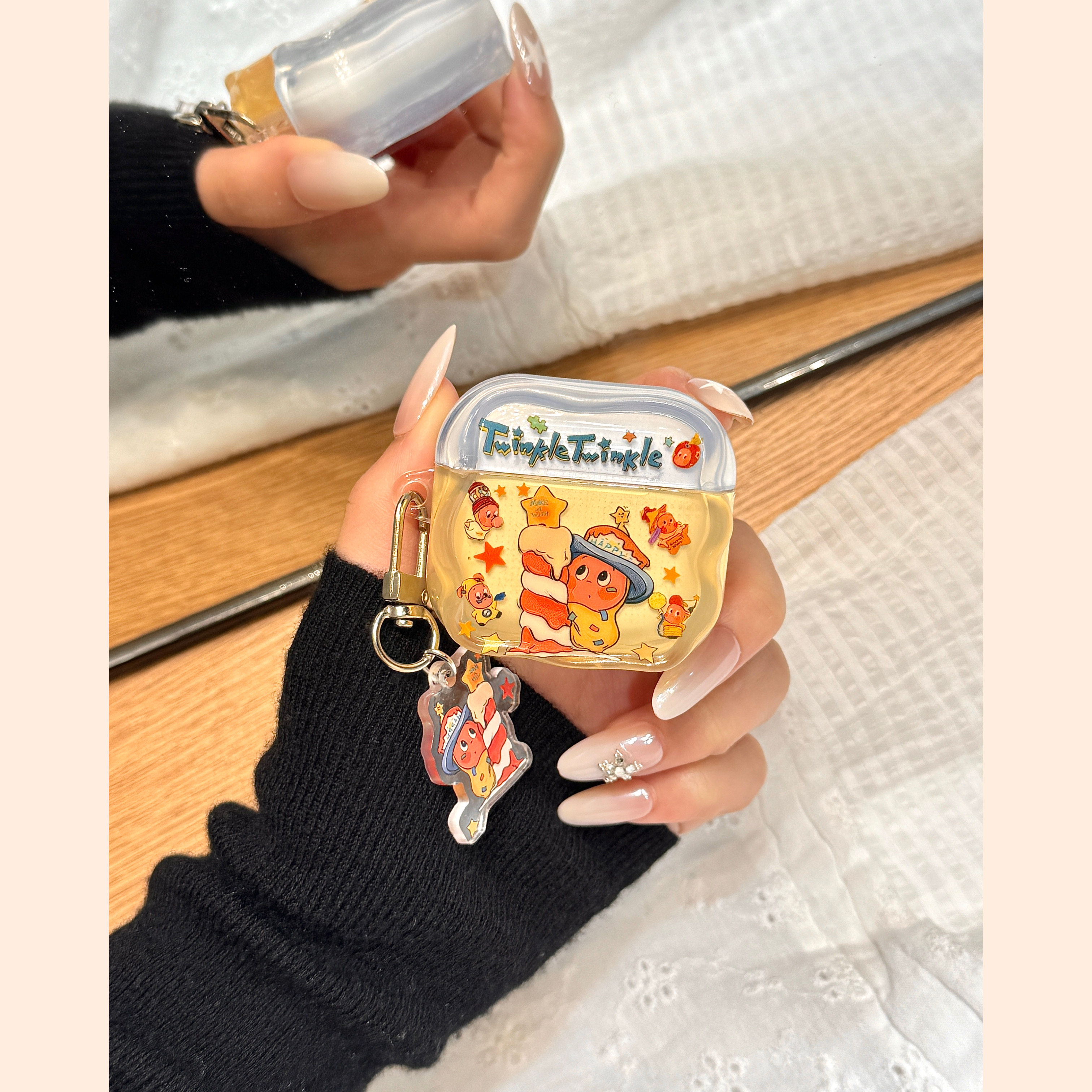 卡通可爱小蜡烛星星男孩挂件适用于苹果AirPodspro3耳机保护套AirPods pro4新款无线蓝牙3代AirPods1/2硅胶