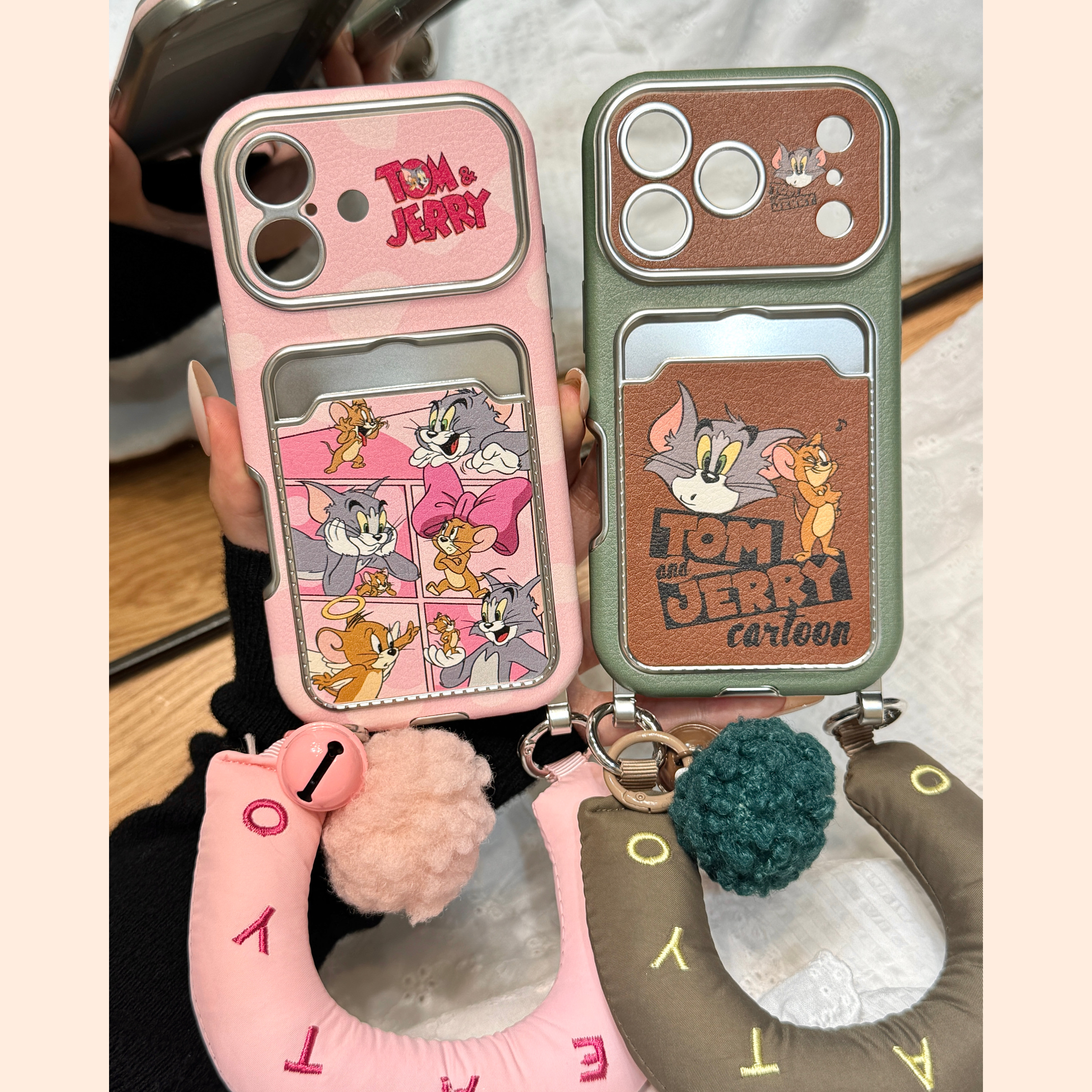 可爱猫和老鼠卡包大视窗充棉手拎腕带适用于iphone17promax苹果14手机壳15新款16pro女13情侣17pm皮纹防摔套