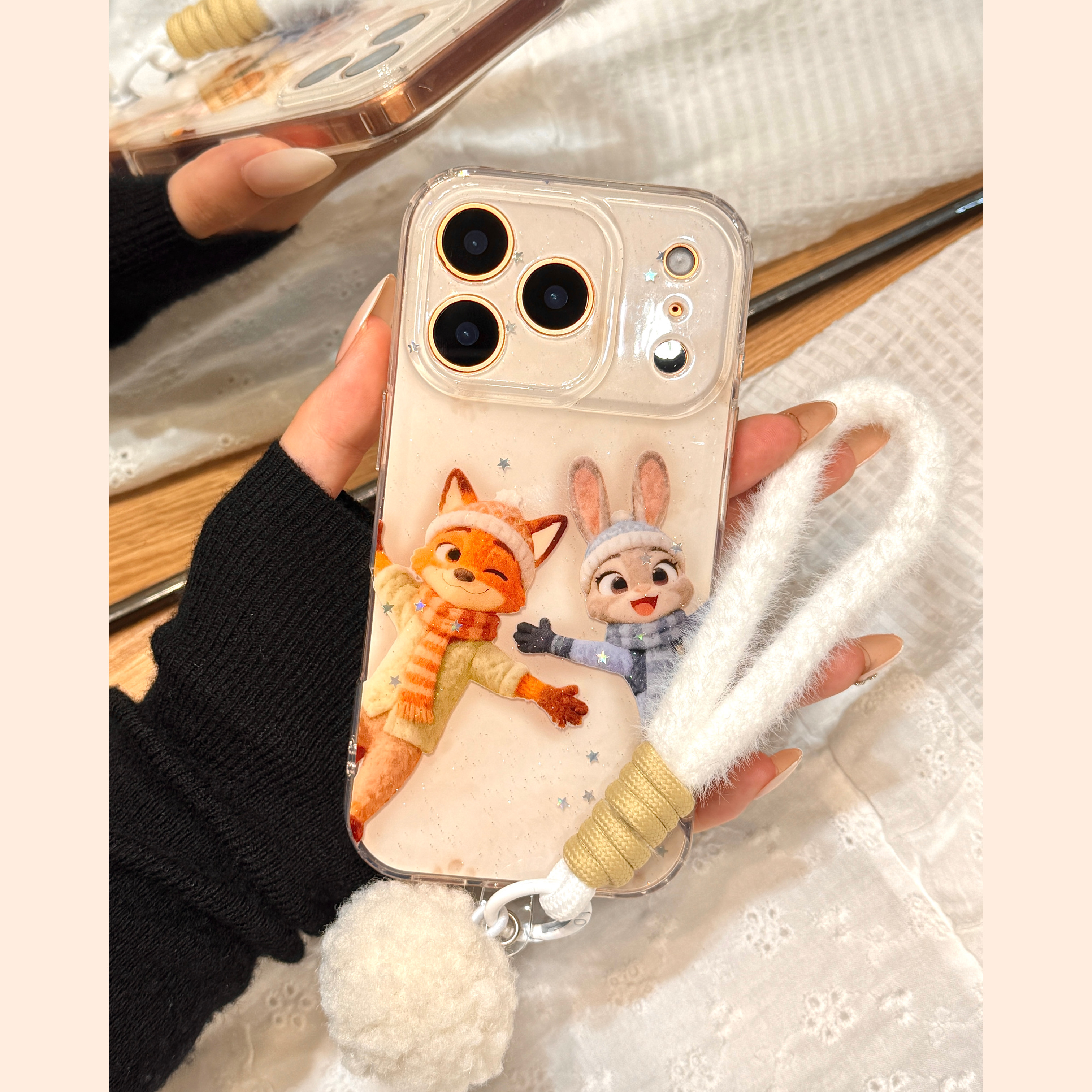 细闪粉亮片围巾朱迪尼克毛绒手拎绳适用于iphone17promax苹果14手机壳15新款16pro女13可爱17pm硅胶防摔软壳