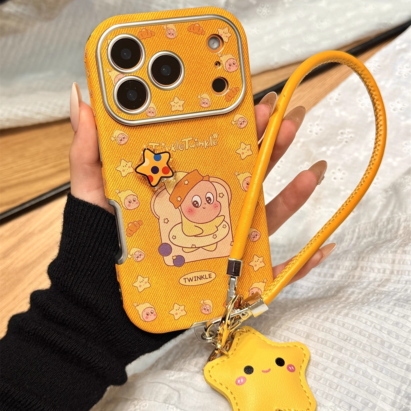 可爱寿司泳圈星星男孩皮质手拎绳适用于iphone17promax苹果14手机壳15新款16pro女13立体旋转17pm皮纹防摔套