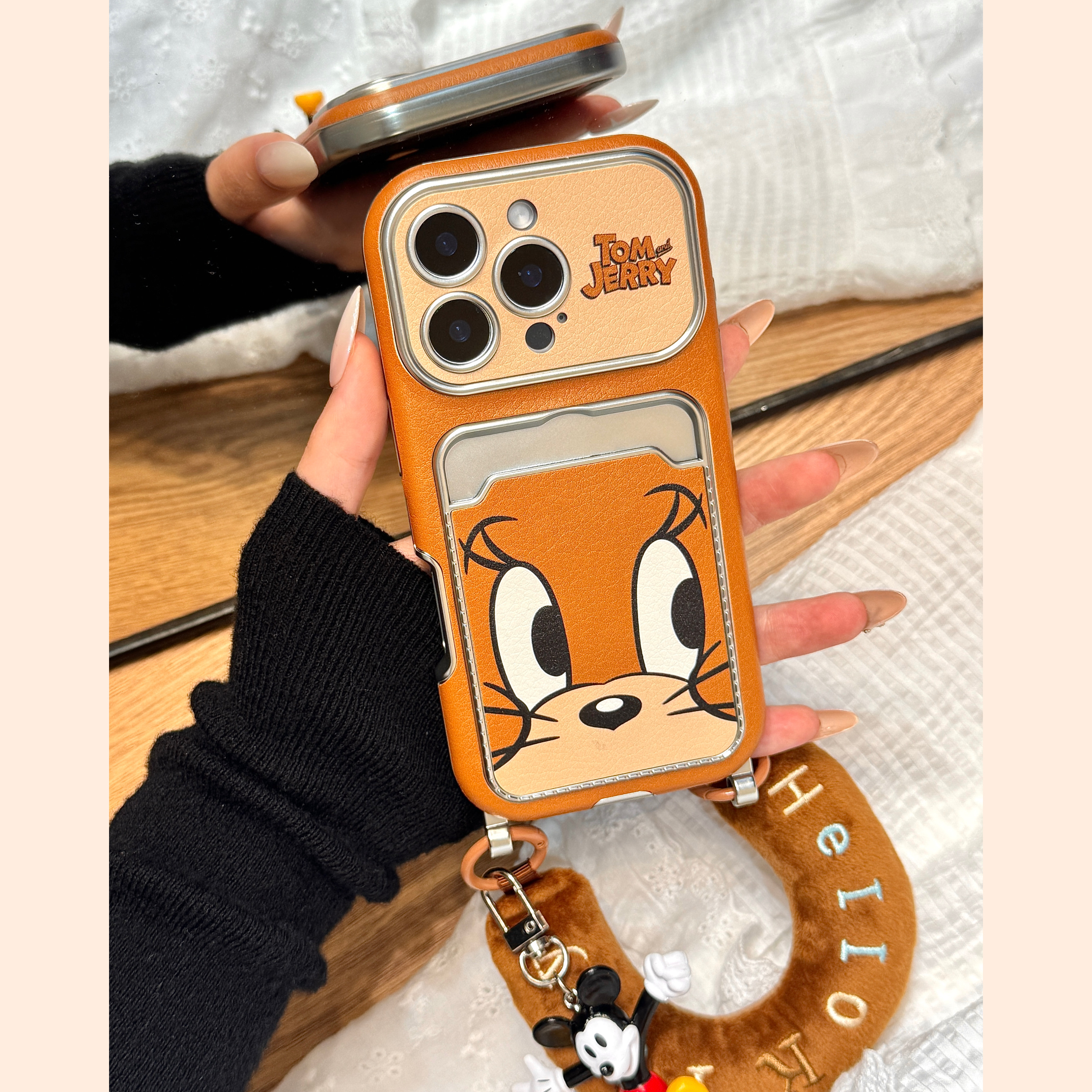 棕色皮纹大视窗卡包杰瑞鼠表情手提腕带适用于iphone17promax苹果14手机壳15新款16pro女13秋冬17pm防摔软壳