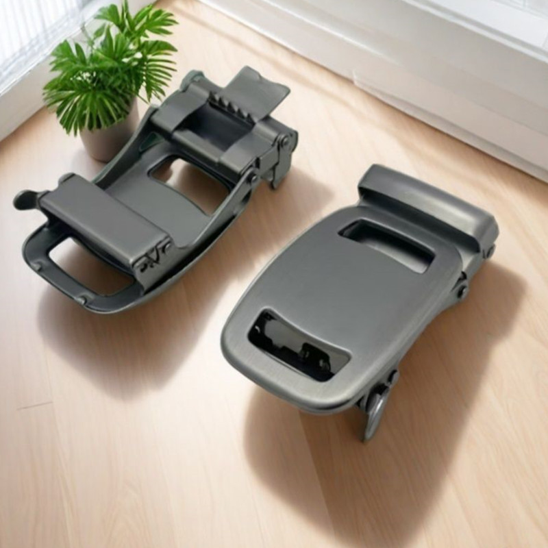 新款单独尼龙皮带合金扣头牛仔裤