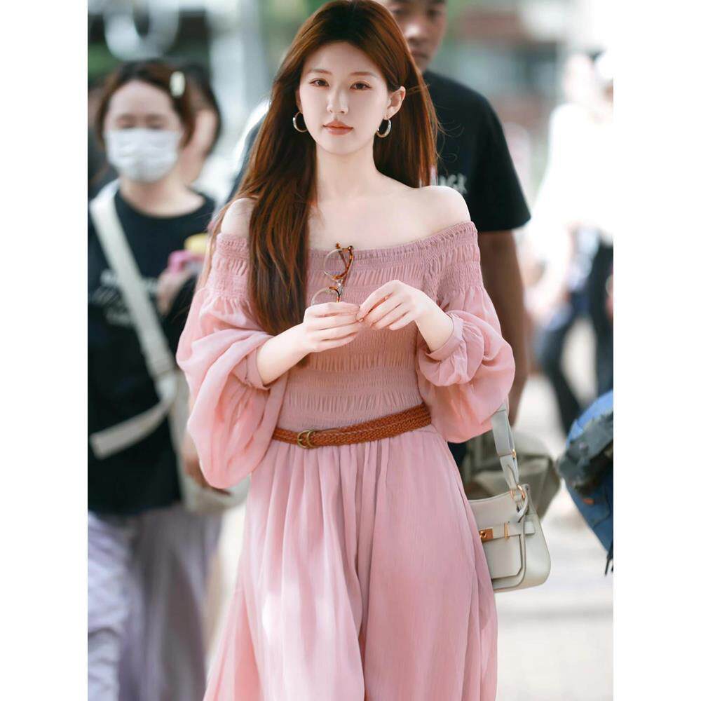 赵露思同款粉色一字肩连衣裙女夏季法式高级感海边度假雪纺长裙子