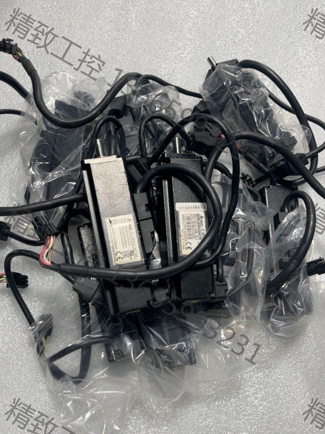 议价产品:台达B2电机100W ECMA-C20401FS，成色如图，