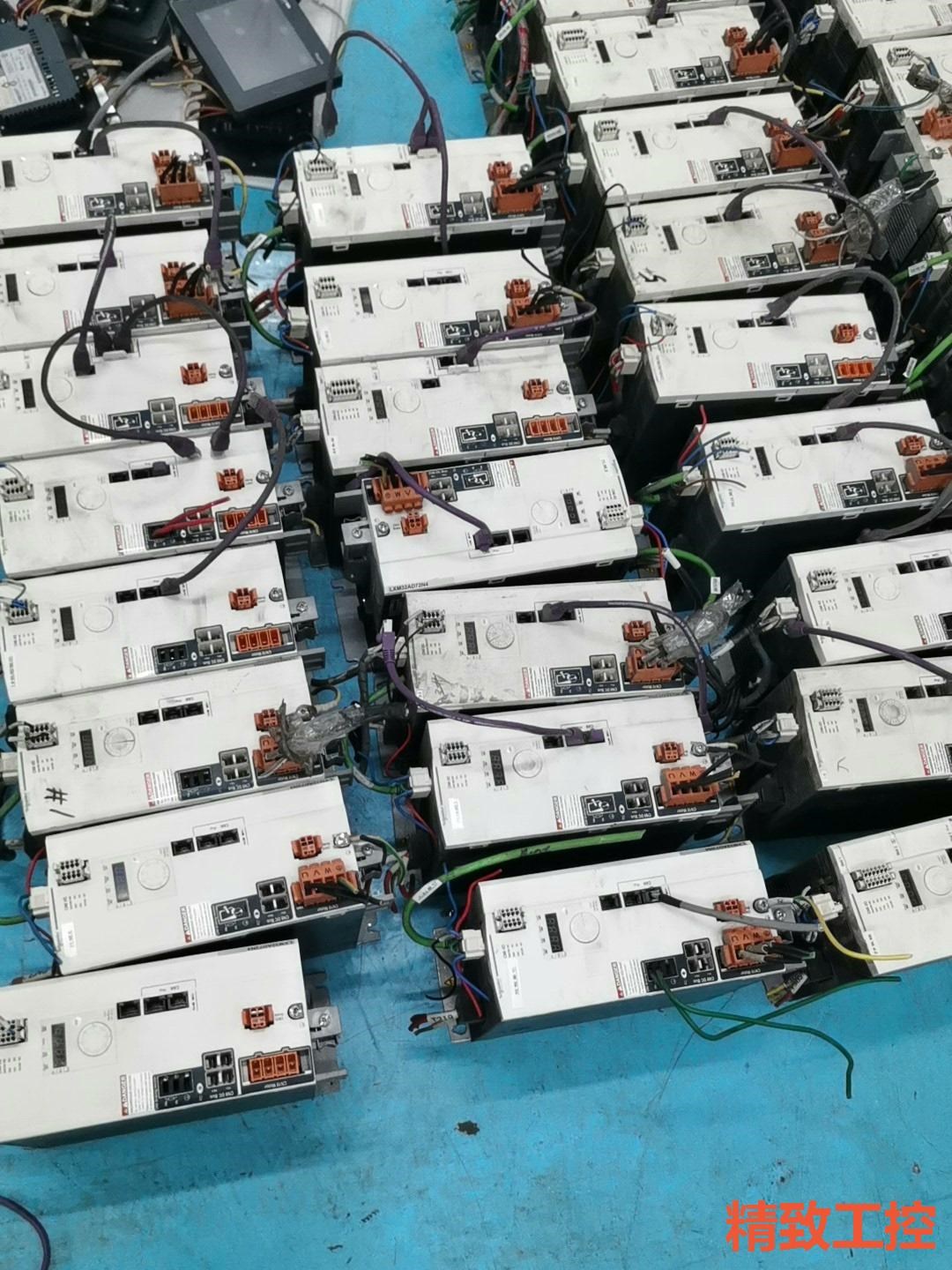 议价：施耐德驱动器LXM32MD72N4