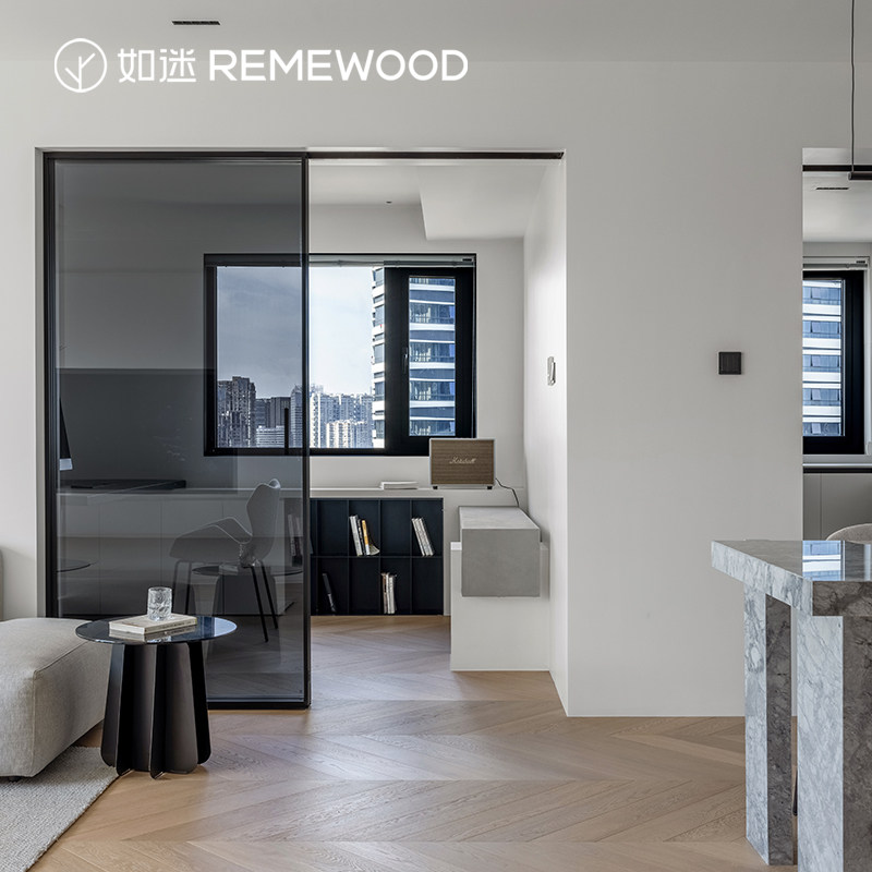 REMEWOOD橡木侘寂风米色多层实木复合鱼骨拼地板全桦基材地暖家用