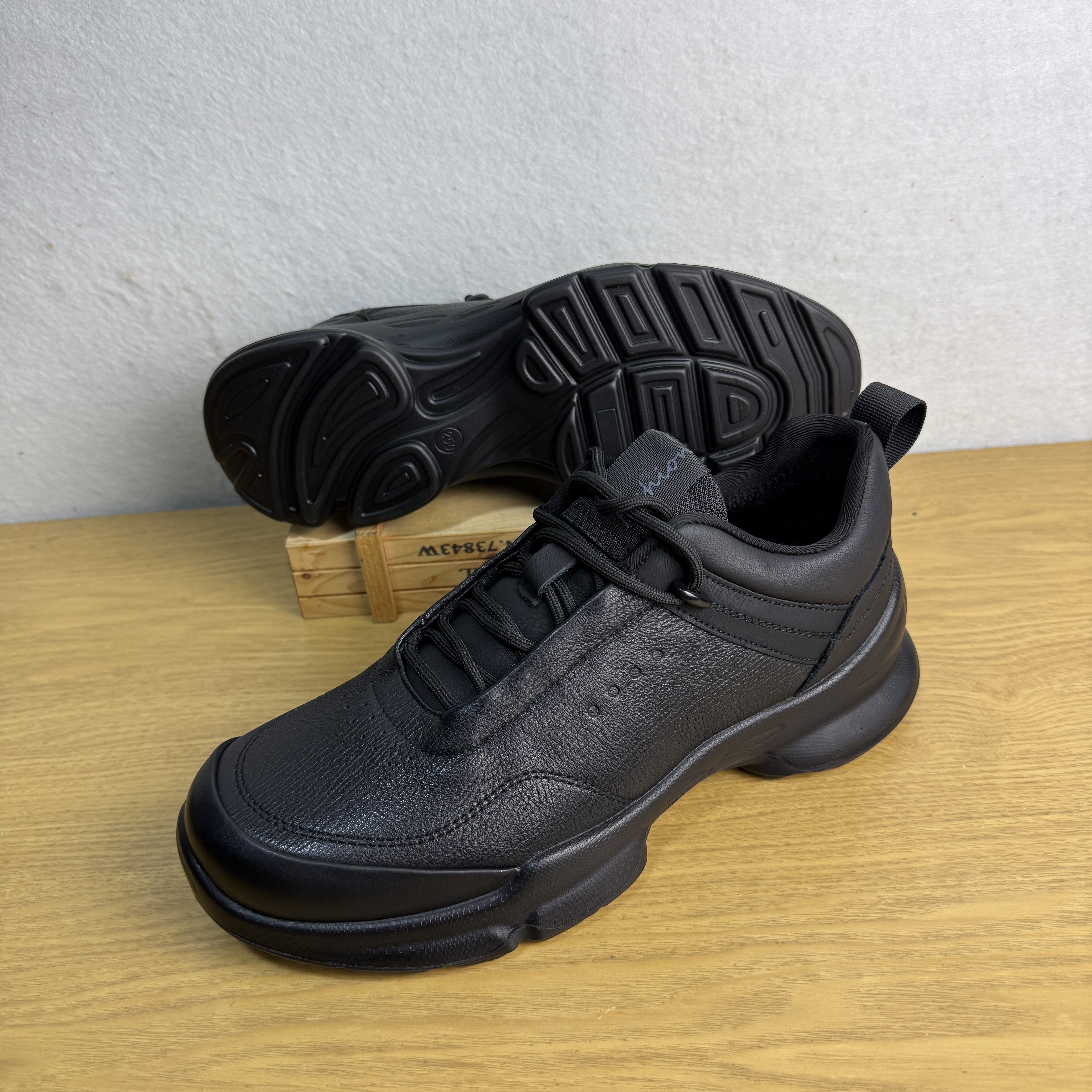 外贸头层牛皮厚底轻盈舒适运动休闲健步鞋秋冬加绒保暖户外男棉鞋