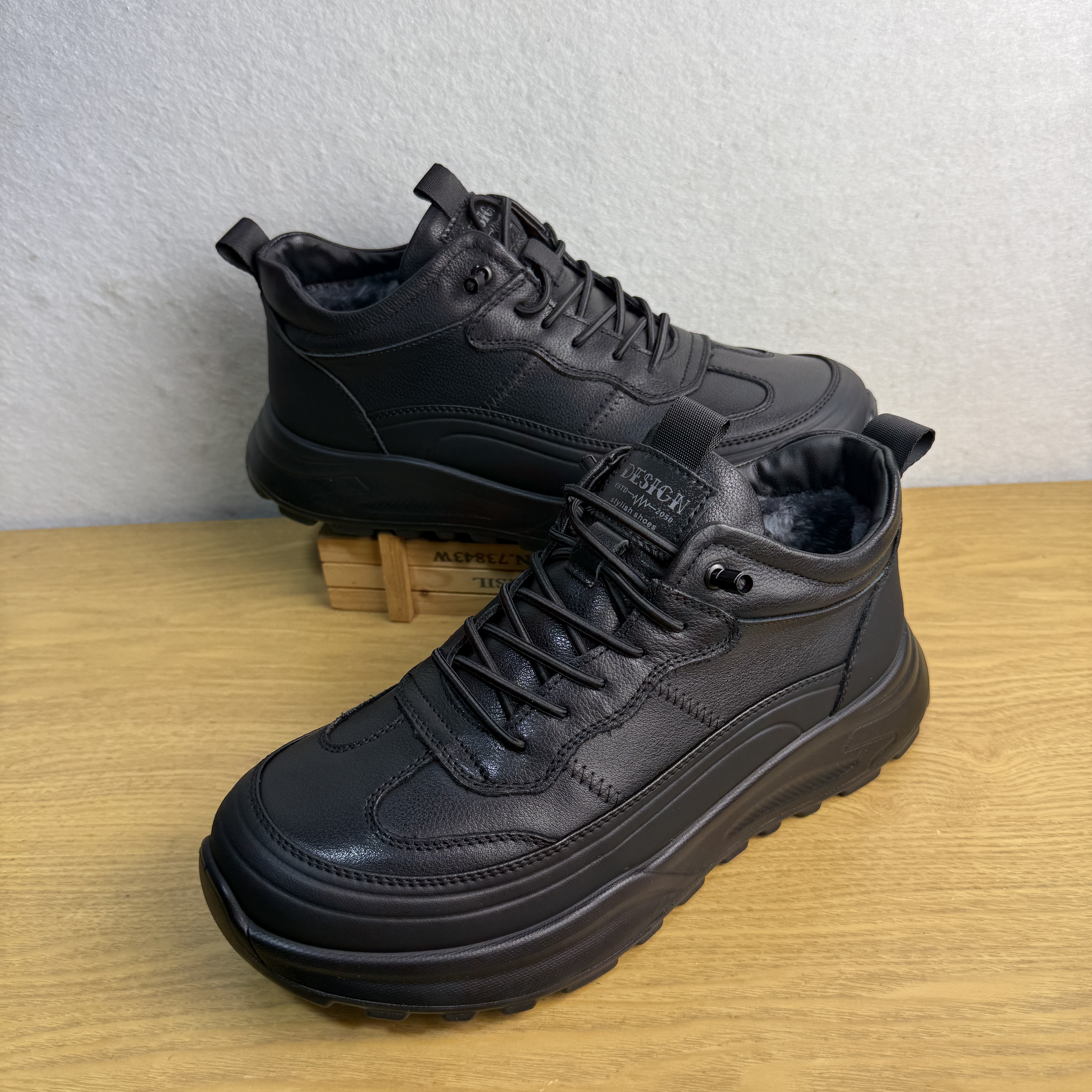 外贸头层牛皮厚底羊毛保暖舒适男棉靴皮毛一体冬季防寒户外雪地靴