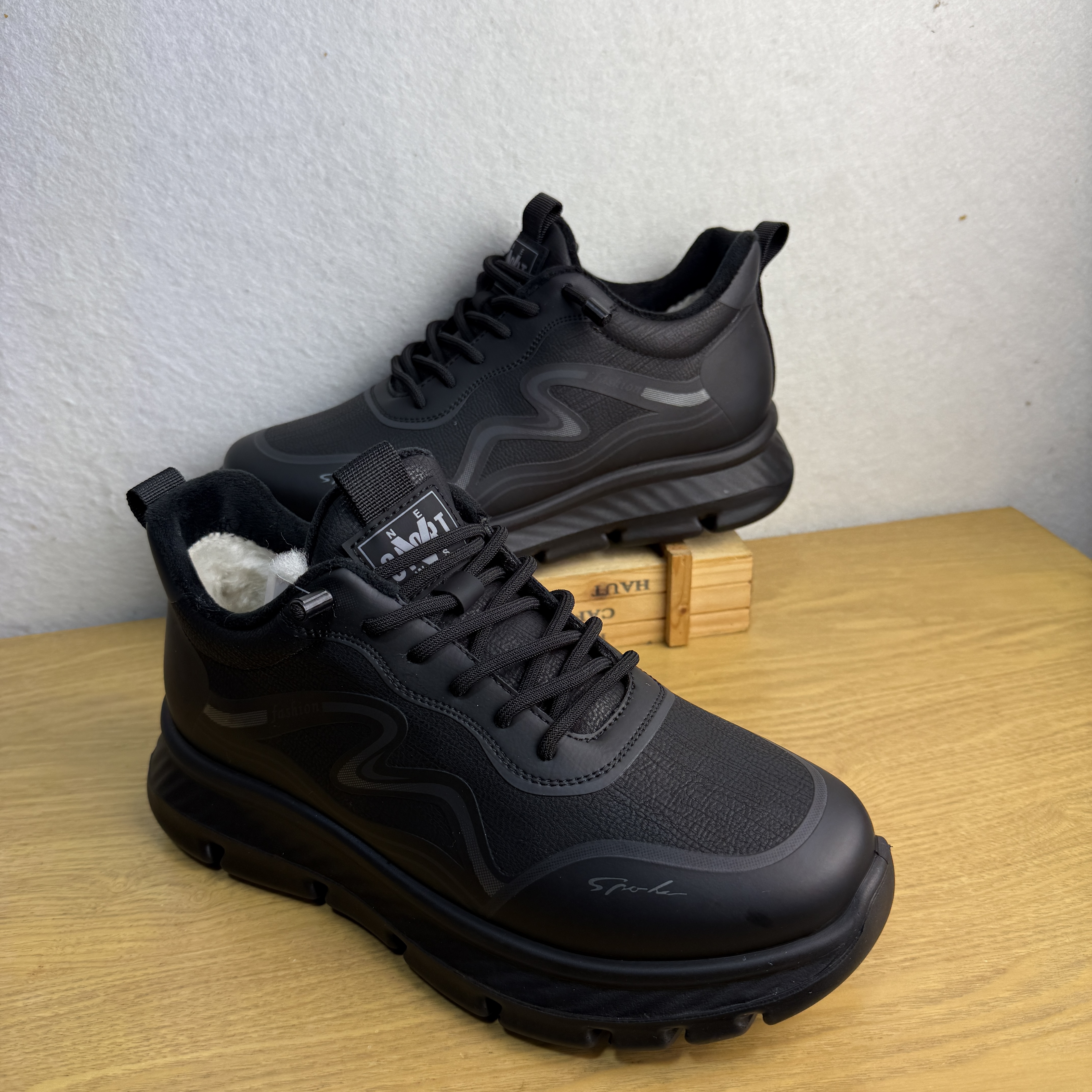 外贸真皮厚底羊毛保暖舒适运动休闲鞋冬季皮毛一体防寒防滑男棉鞋