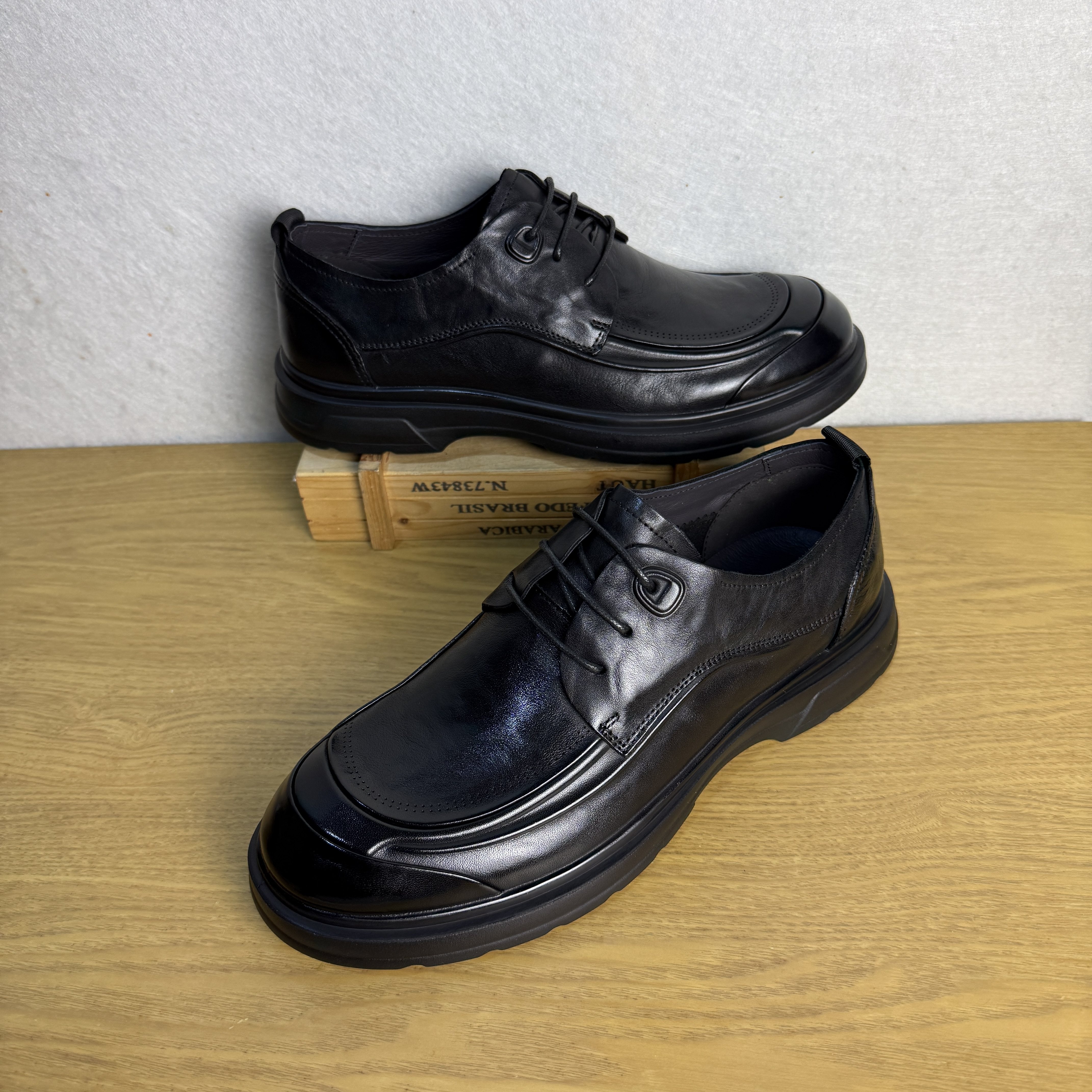 外贸头层牛皮软皮软底商务休闲皮鞋真皮英伦风防滑耐磨上班工作鞋