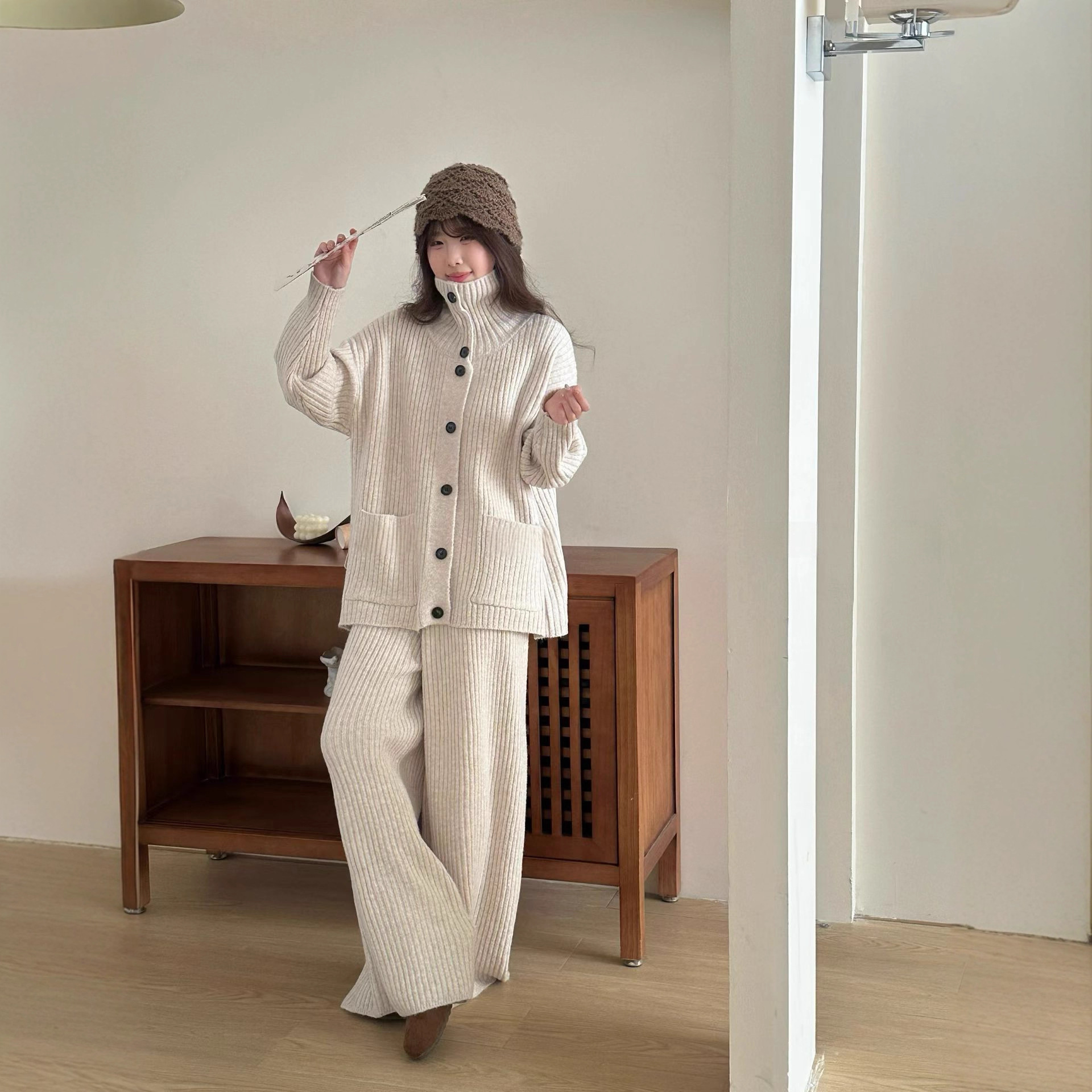 慵懒look老钱风韩系套装秋冬季新款高领纽扣阔版双口袋毛衣外套女