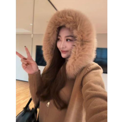 美拉德大毛领连帽针织外