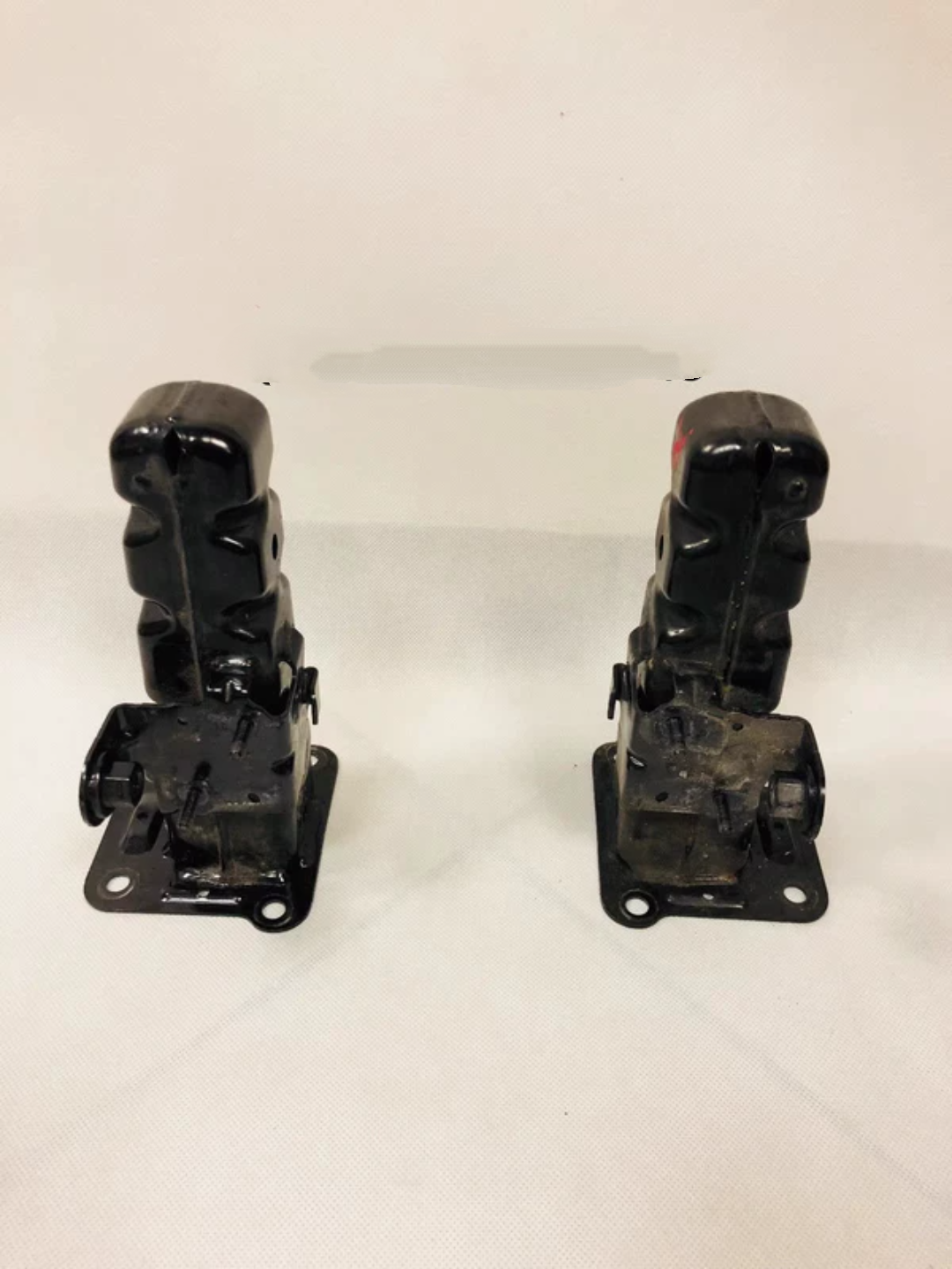 适用福建 奔驰新威霆 VITO V260L 447 448 前元宝梁支架 前桥梁头