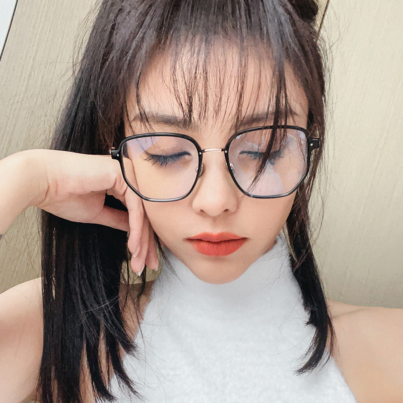 素颜黑框蓝光近视眼镜FITFORYOU