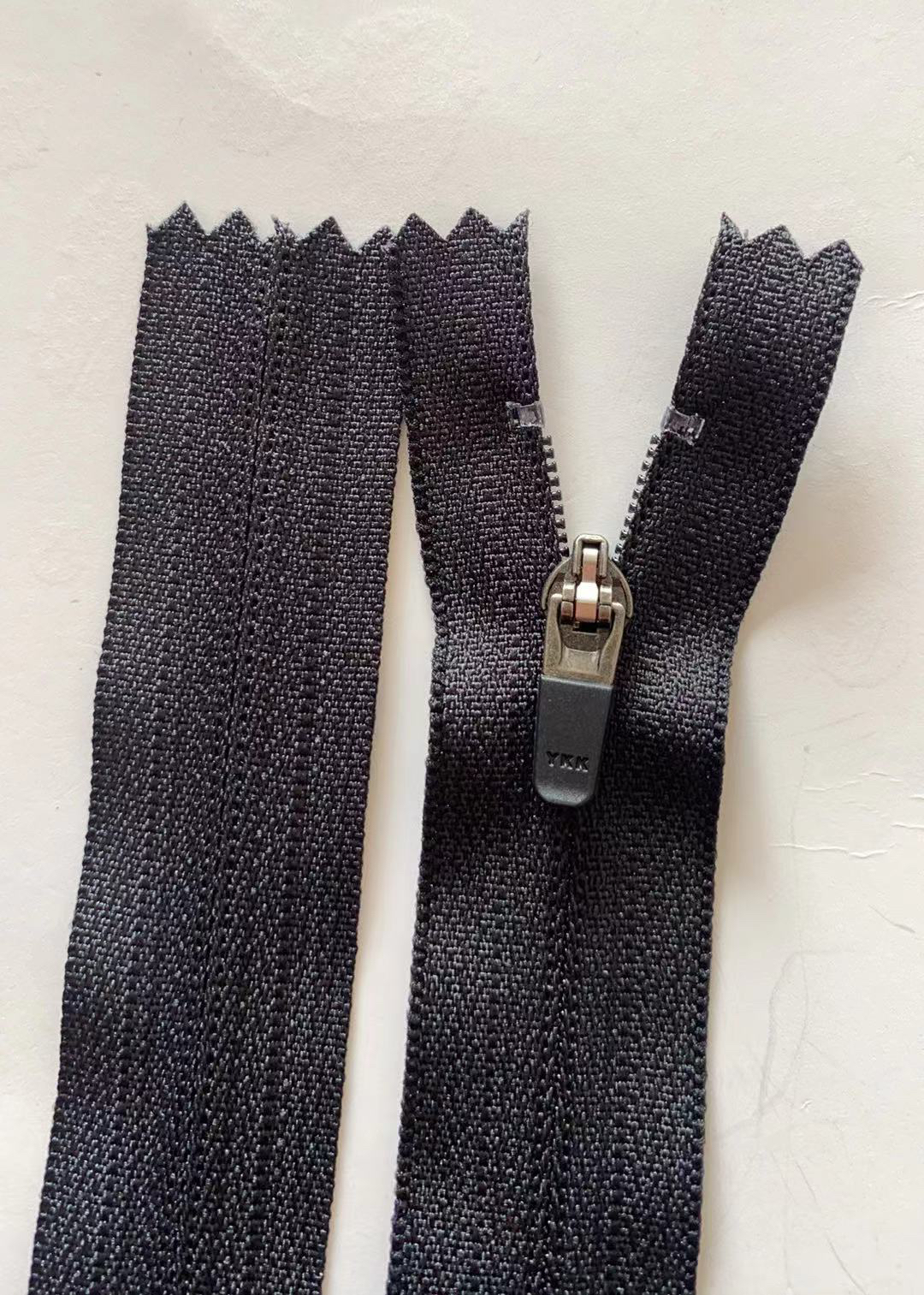 YKK3号尼龙反装弹簧自锁皮标头有止口闭口拉链 黑色口袋拉链