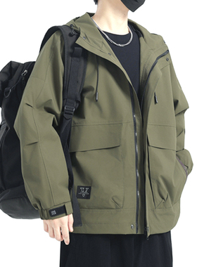 2026新款春秋男士连帽防风休闲胖子夹克潮牌男装户外大码工装外套