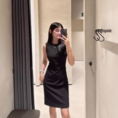 Theory羊毛混纺纯色圆领连衣裙