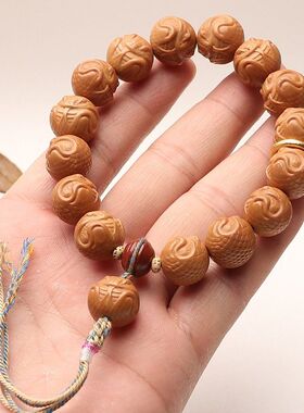 猴头核桃手工雕刻动物生肖本命年巳蛇灵蛇赐福吊坠流苏男文玩单圈