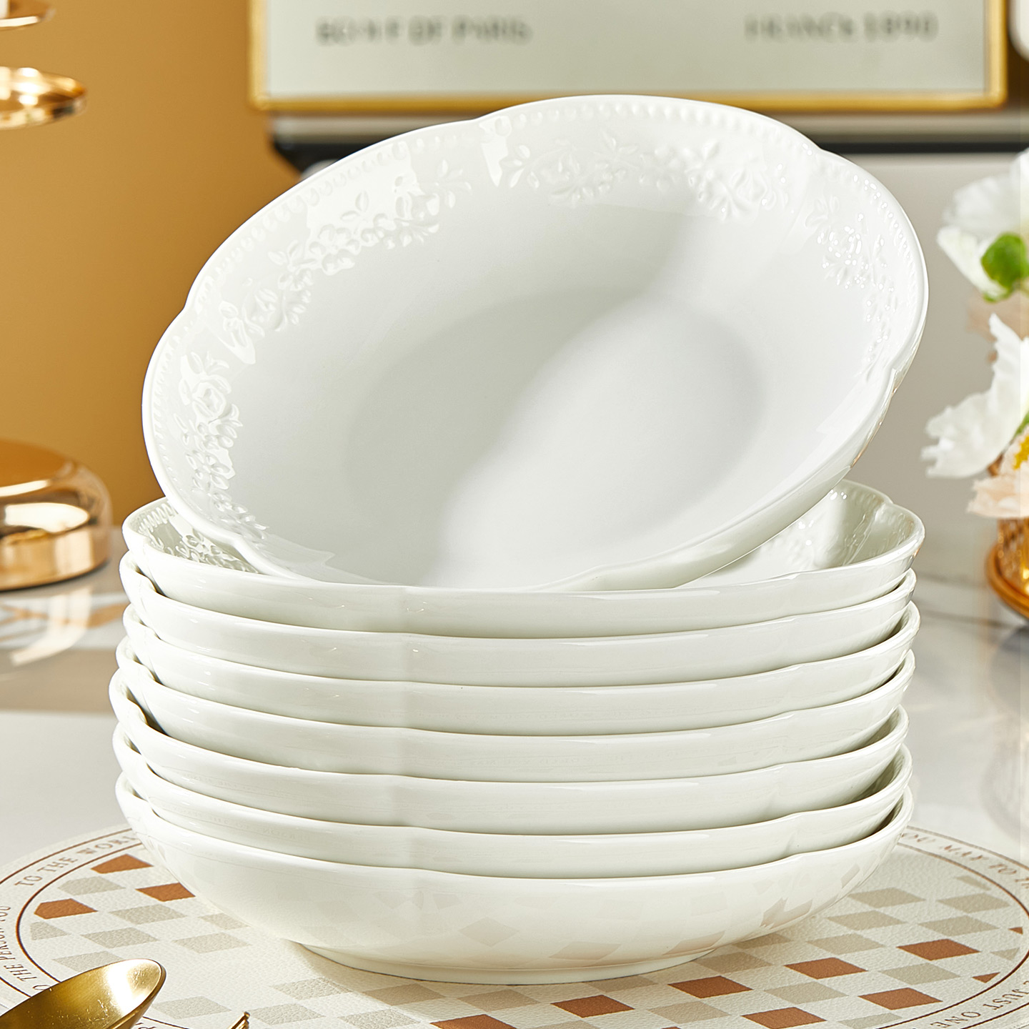 纯白陶瓷盘子菜盘家用新款2025浮雕釉下彩盘碗餐具高档花边饭盘子